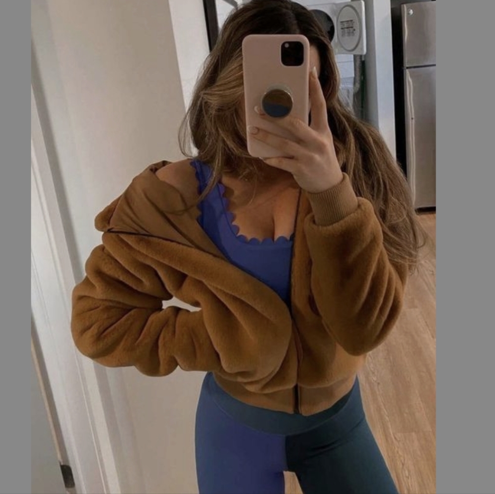 IVL Collective Ombre Scallop Set size: 2-4